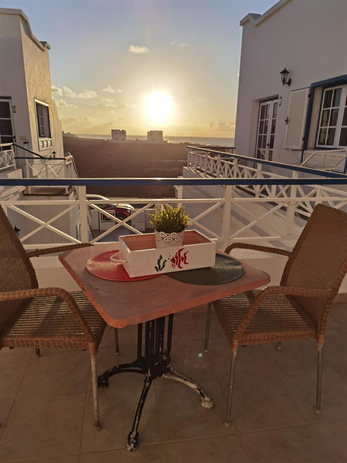 Atardecer Apartamento La Santa Exterior foto